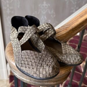 BERNIE MEV. NEW. YORK. euro 38. US size 8 excellent condition. Comfortable.